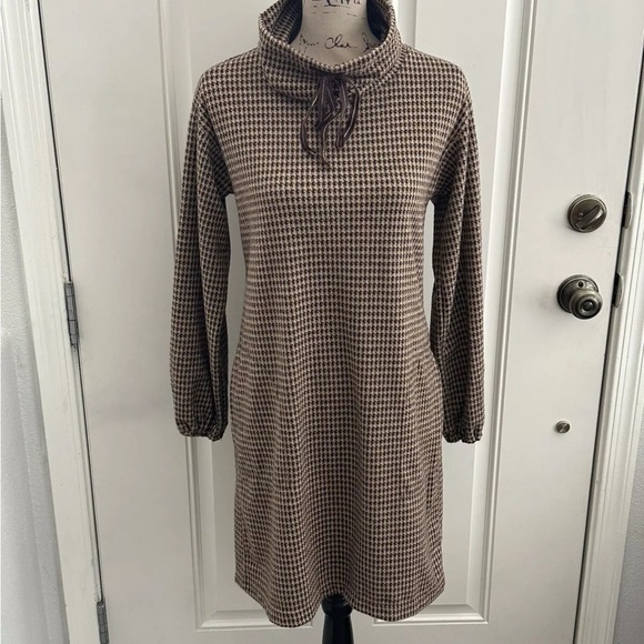 NWT Max Studio Brown Double Knit Houndstooth Bubble Sleeve Dress - Small - Picture 8 of 9